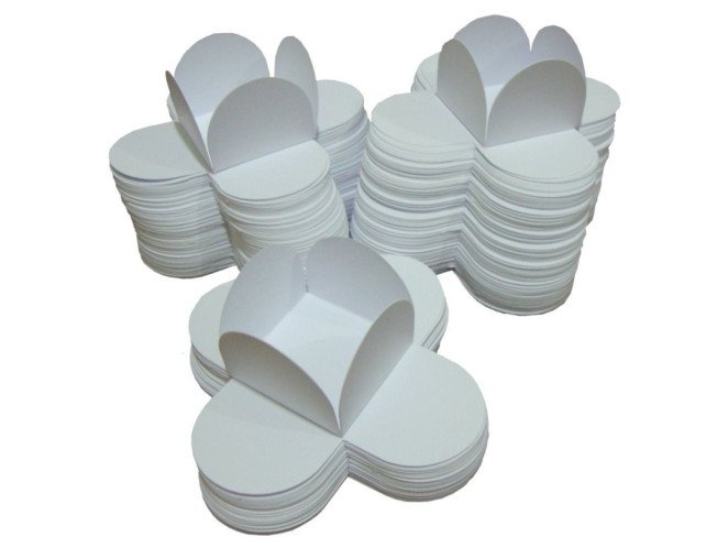Caixeta Forma para doce 4 Pétalas 3,5x3,5x2,5 BRANCO Com 100